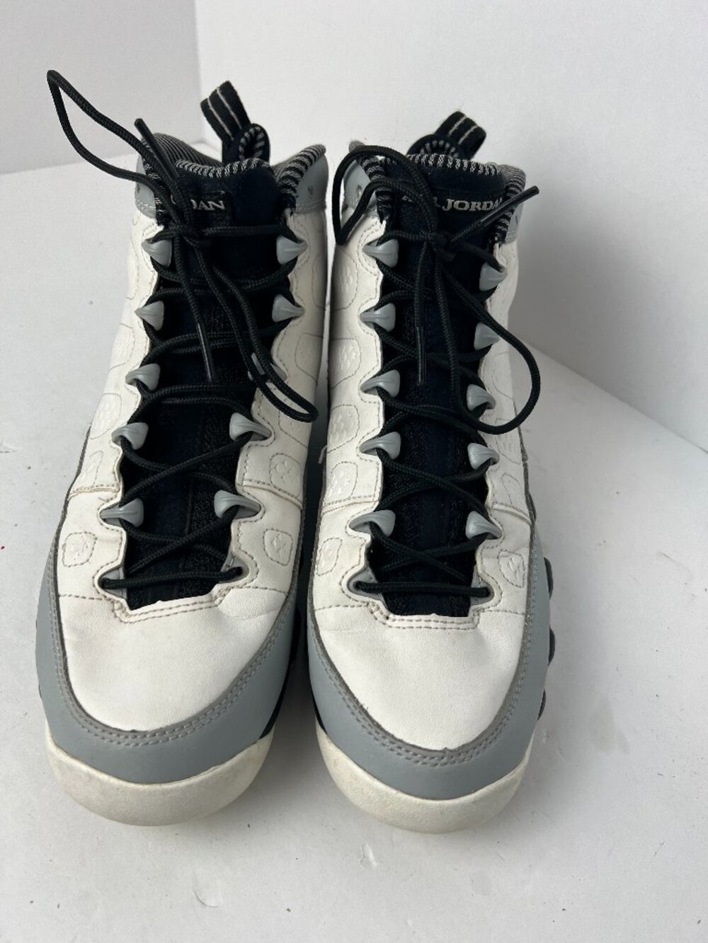 Nike Air Jordan 9 Retro Barons White Wolf Gray Black Size 7